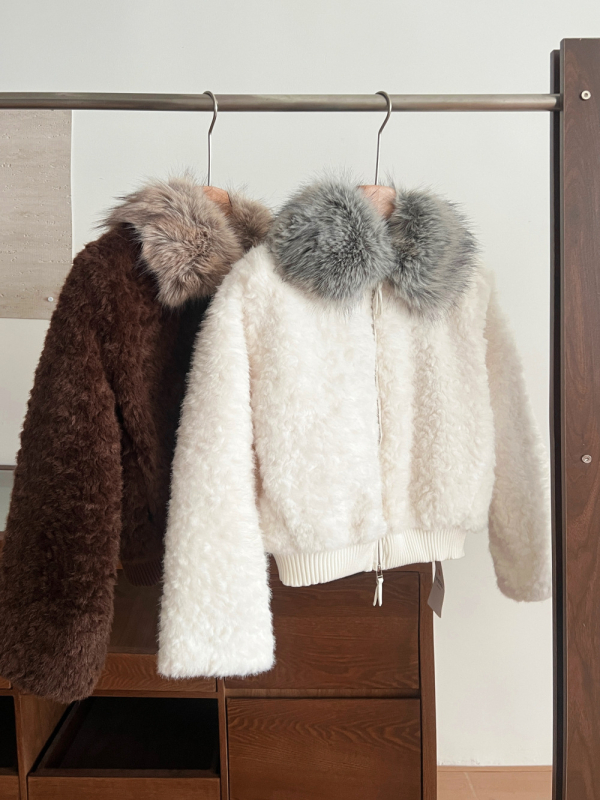 Ženski kratki kaput od umjetnog krzna s velikim ovratnikom, umjetna ovčja vuna, dugi rukavi, slatkog stila, zima 2025