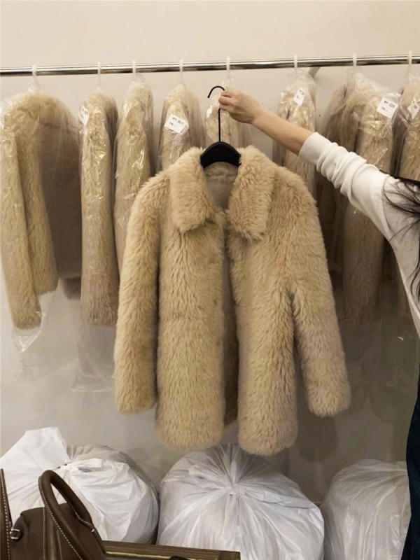 Ženski vuneni kaput s polo ovratnikom, srednja duljina, elegantan stil za svakodnevnu vožnju, Zima 2025