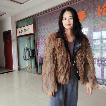 Женско палто от овча кожа с пухено кант, къс модел, есен 2024