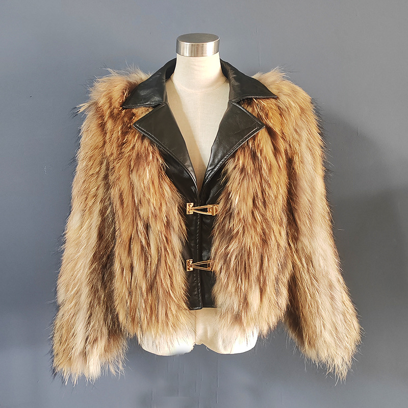 Женско палто от овча кожа с пухено кант, къс модел, есен 2024