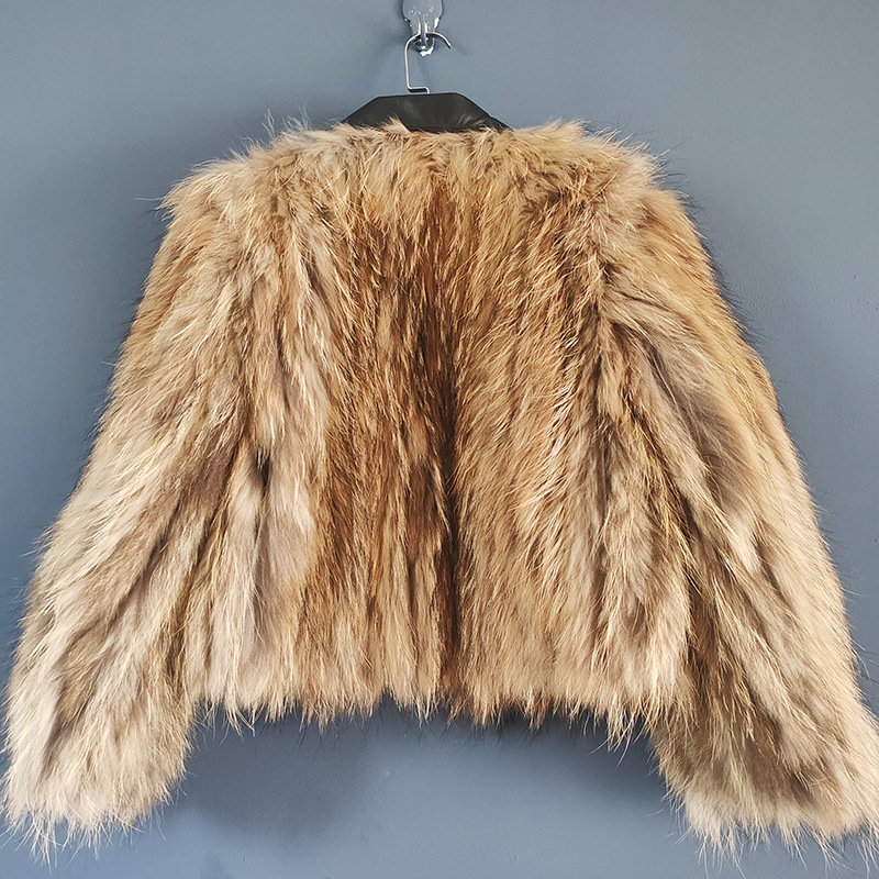 Женско палто от овча кожа с пухено кант, къс модел, есен 2024