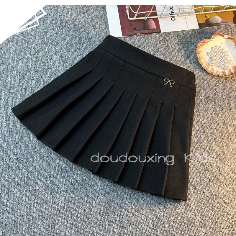 JK-stílusú pliszírozott szoknya fleece-béléssel, 70% poliészter, bélés poliészter 91–99%, 2025 tél