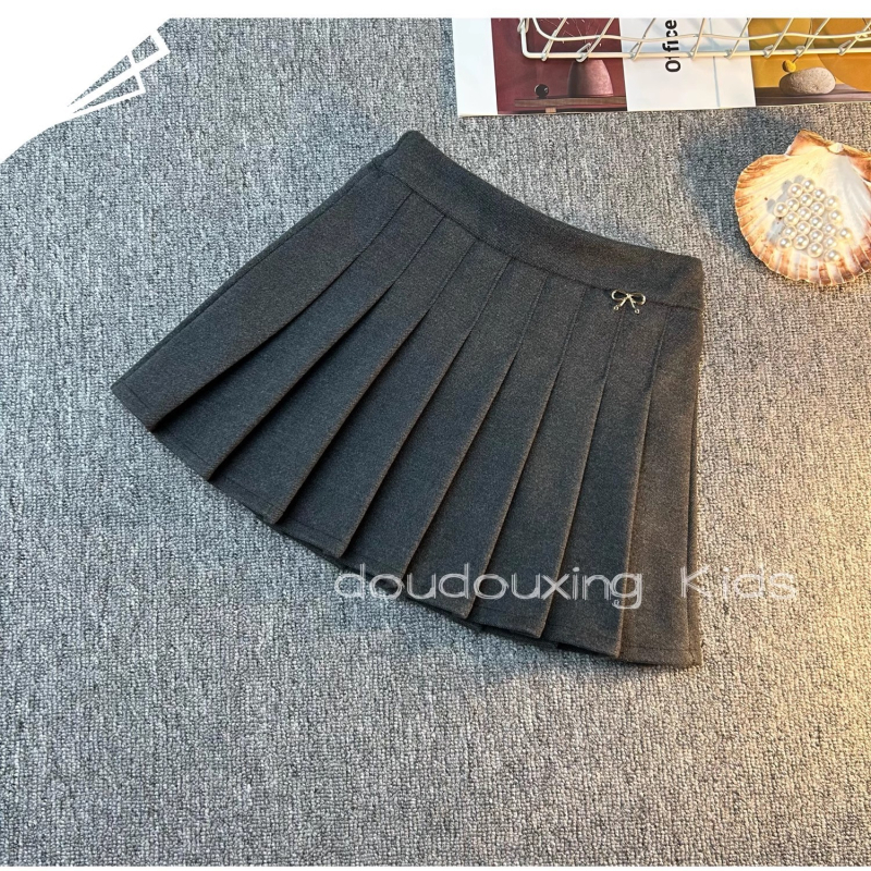 JK-stílusú pliszírozott szoknya fleece-béléssel, 70% poliészter, bélés poliészter 91–99%, 2025 tél