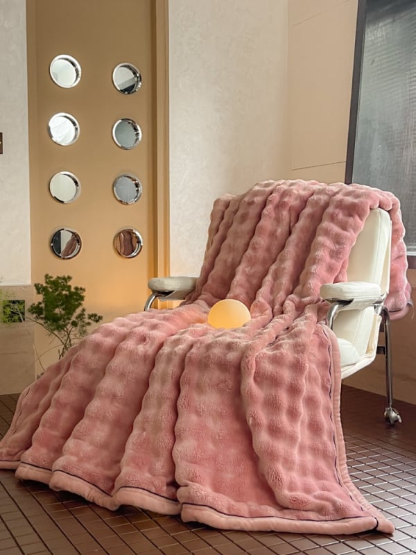 Flanel takaró egyszínű, poliészter, súly 300–500 g, egy rétegű, téli használatra