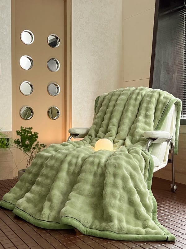 Flanel takaró egyszínű, poliészter, súly 300–500 g, egy rétegű, téli használatra