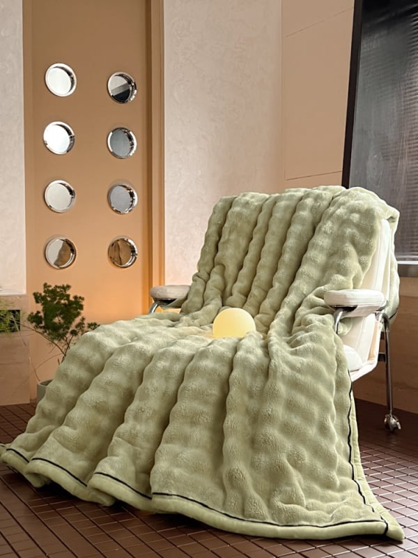 Flanel takaró egyszínű, poliészter, súly 300–500 g, egy rétegű, téli használatra