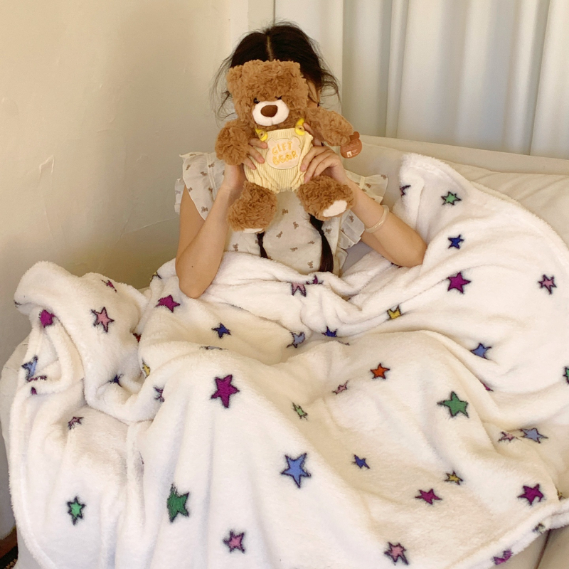 Tej-velúr pléd Milk Velvet Fleece - Graffiti minta, 500-800 g, típus Milk blanket, INS stílus, minden évszakban alkalmas