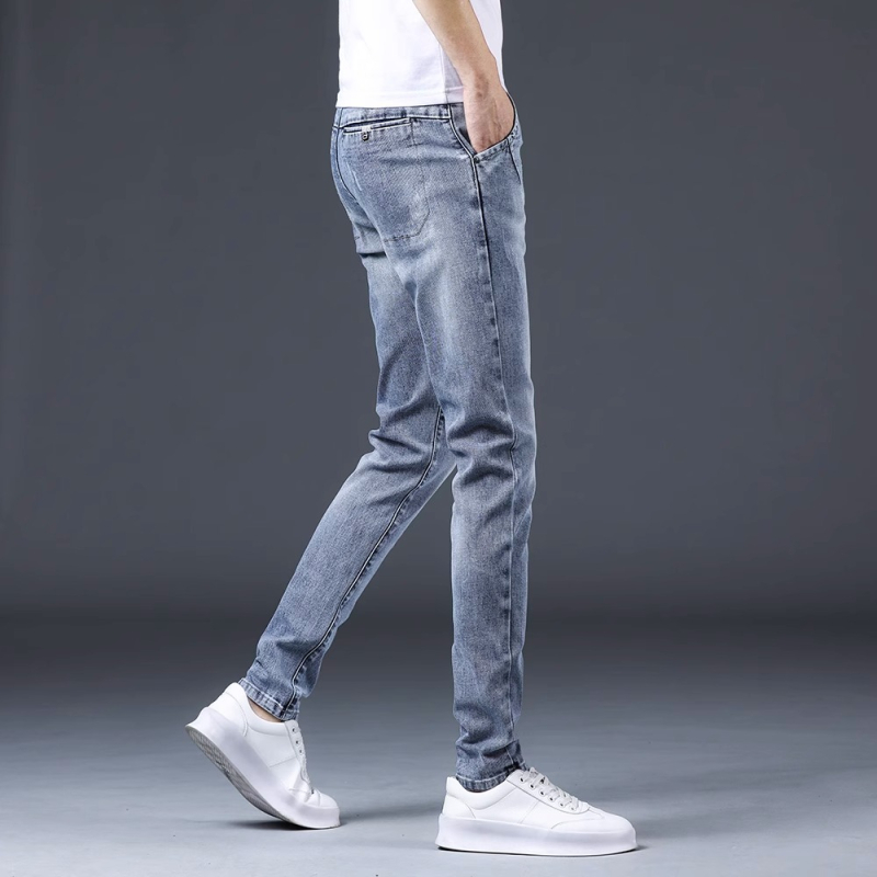 Muške traperice od pamuka s elastinom, srednji struk, straight kroj, kopčanje na gumbe, 3D krojenje