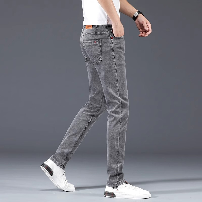 Muške traperice od pamuka s elastinom, srednji struk, straight kroj, kopčanje na gumbe, 3D krojenje