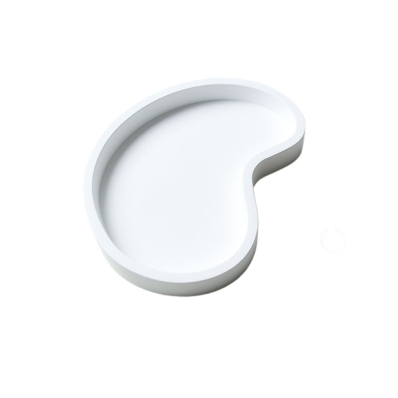 Gipszből készült kijelzőtál ékszerekhez — minimalist fotórekvizit a termékfotózáshoz