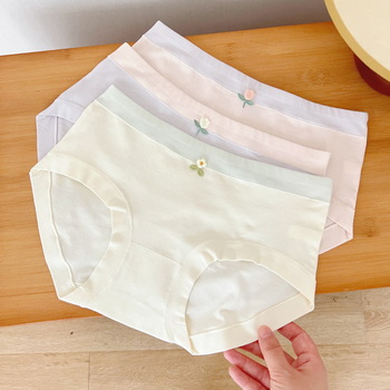 Női pamut antibakteriális, lélegző alsónemű, középmagas derekú, egyszínű, ágyéktáji bélés 50-70% pamut