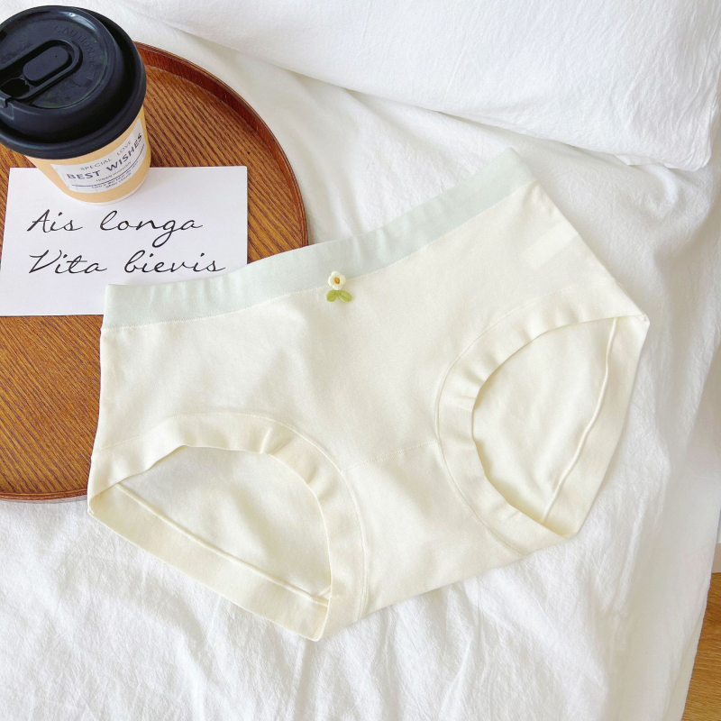 Női pamut antibakteriális, lélegző alsónemű, középmagas derekú, egyszínű, ágyéktáji bélés 50-70% pamut