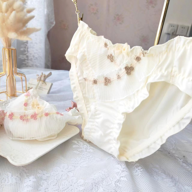 Ženske gaćice od Milk Silk, srednji pojas, pamučna podstava u području prepona, tkanina sa Spandexom