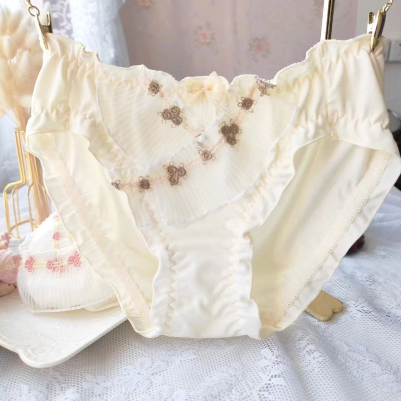 Ženske gaćice od Milk Silk, srednji pojas, pamučna podstava u području prepona, tkanina sa Spandexom