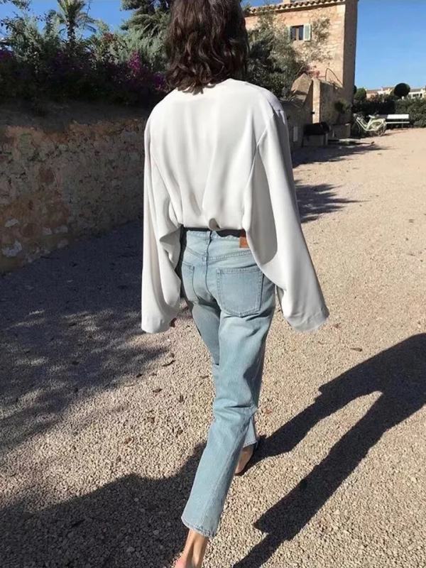 Τζιν από ντένιμ βαμβάκι, μεσαία μέση, ίσια γραμμή, patchwork στυλ, distressed λεπτομέρειες, 90–95% βασικό ύφασμα