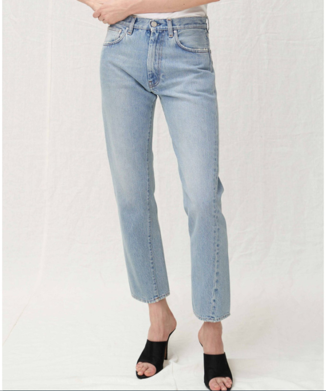 Τζιν από ντένιμ βαμβάκι, μεσαία μέση, ίσια γραμμή, patchwork στυλ, distressed λεπτομέρειες, 90–95% βασικό ύφασμα