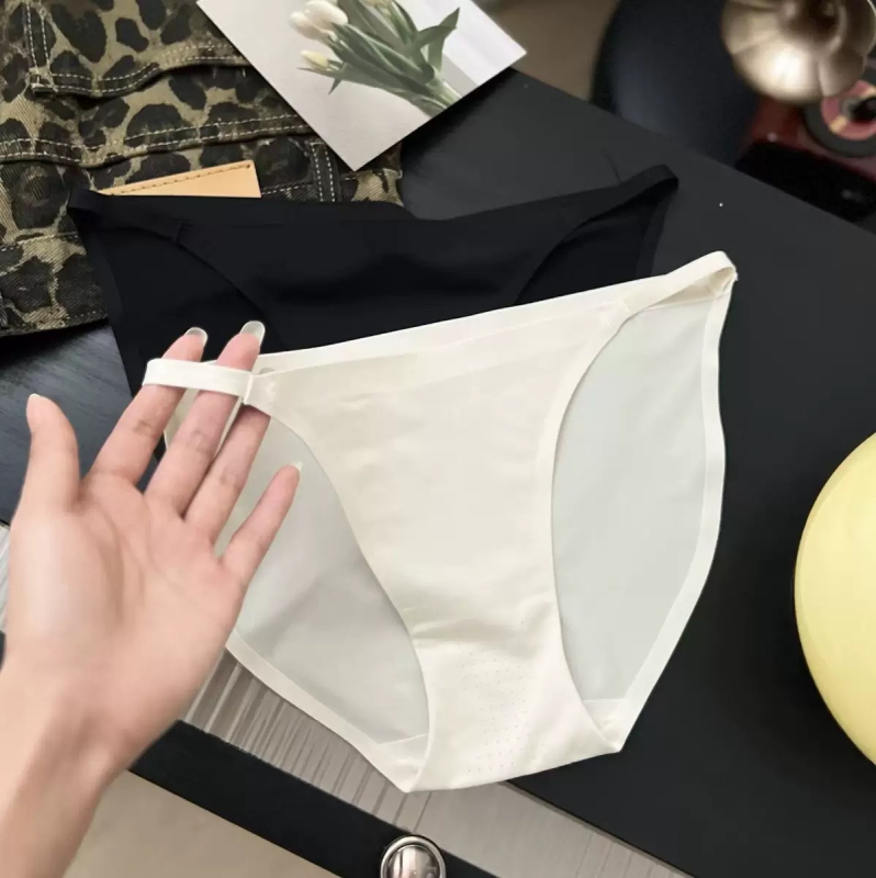 Djevojačke gaćice od Ice Silk, niska struka, prozračne, brzo se suše, pamuk podstava, nylon 70–80%