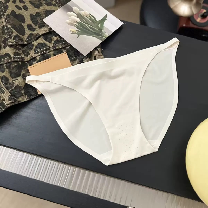 Djevojačke gaćice od Ice Silk, niska struka, prozračne, brzo se suše, pamuk podstava, nylon 70–80%