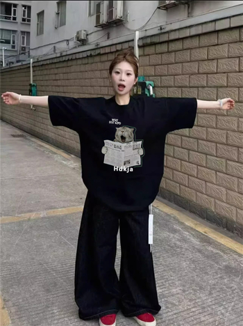 Női pamut rövid ujjú felső szöveges mintával, laza szabású, kerek nyakú