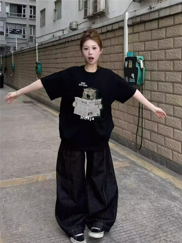 Női pamut rövid ujjú felső szöveges mintával, laza szabású, kerek nyakú