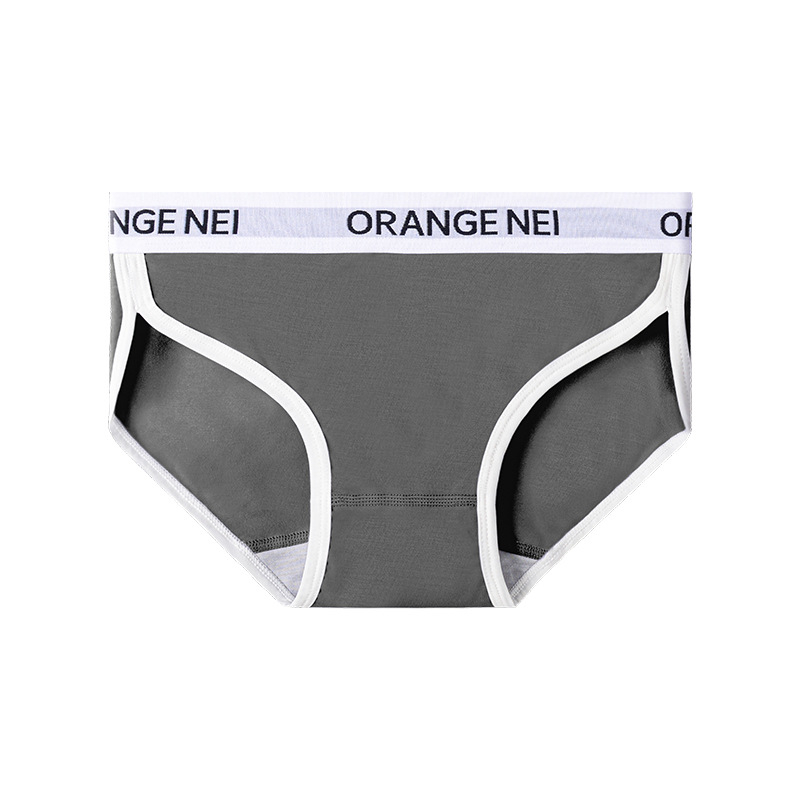 Ženske gaćice od modalnog materijala (90–95%), podstava od Mulberry svile (<30%), srednja visina struka, uzorak u boji usklađen