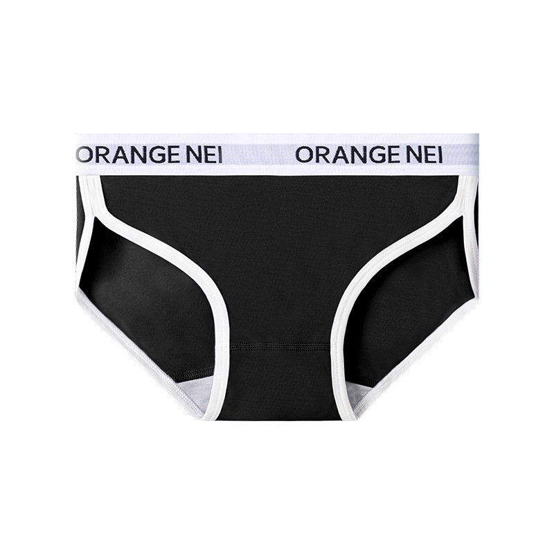 Ženske gaćice od modalnog materijala (90–95%), podstava od Mulberry svile (<30%), srednja visina struka, uzorak u boji usklađen