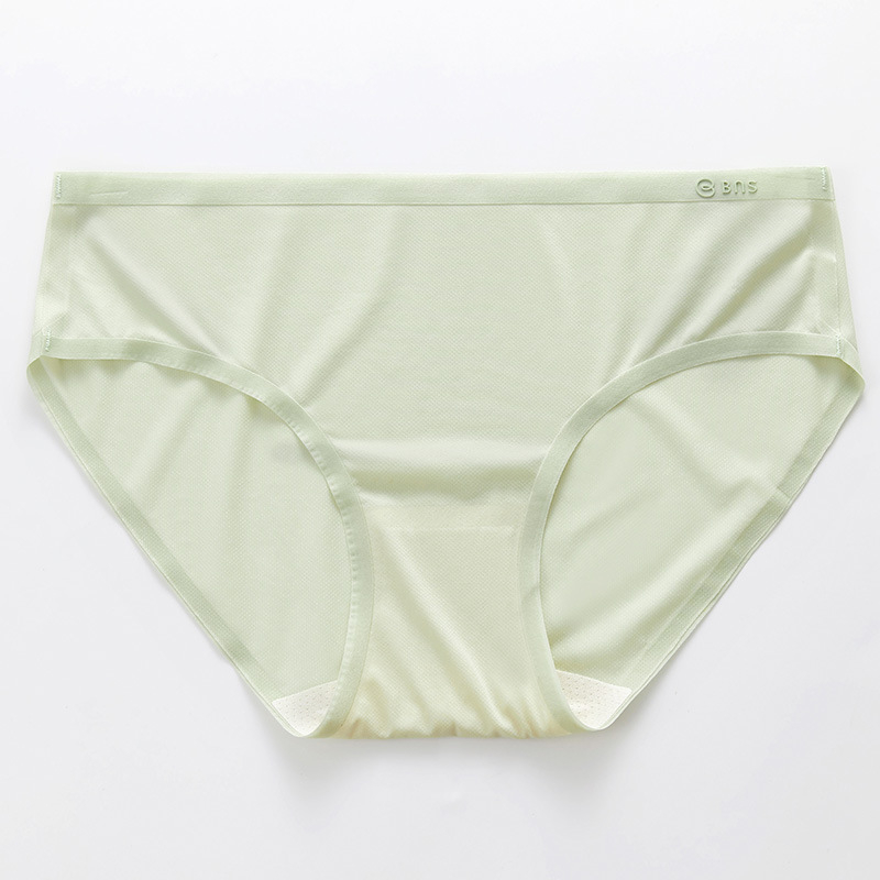 Ženske bezšivne gaćice od najlona — ultratanke, prozračne, srednje visine struka, podstava od regenerirane celulozne vlaknine 90-95%