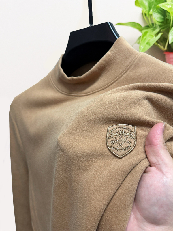 Termo majica s kapuljačom, lagani luksuzni stil; tkanina na bazi viskoze; izvezeni detalji; gusta, topla površina.