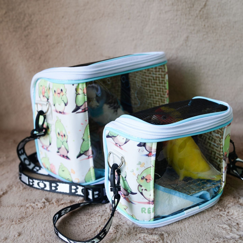 Cușcă portabilă pentru papagal cu curea – respirabilă, transparentă, tavă vizibilă și detașabilă; Material: plastic, poliester; Brand: Dong wow; Potrivit pentru păsări de companie