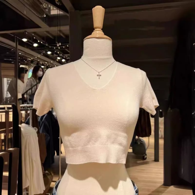 Плетен женски топ с V-образно деколте, Slim fit, акрилна материя, стандартни ръкави, летен модел 2024