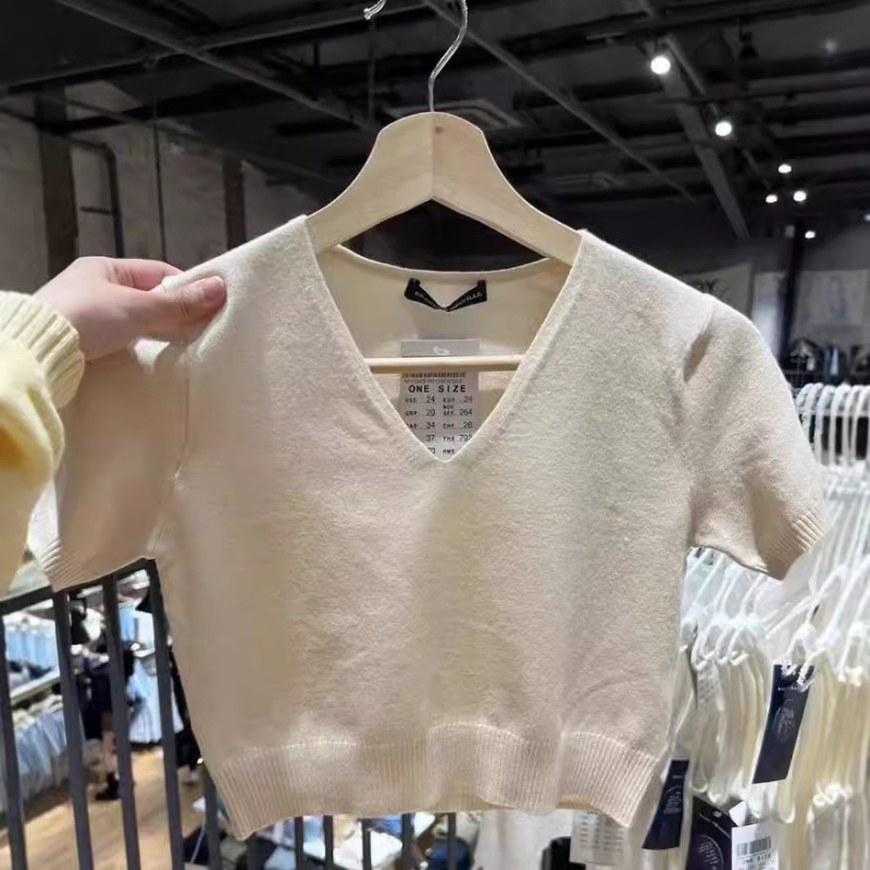 Плетен женски топ с V-образно деколте, Slim fit, акрилна материя, стандартни ръкави, летен модел 2024