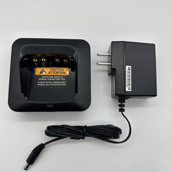 ouyinkai punjač za radijske uređaje, kompatibilan s Motorola P8668I, GP328, R7, P3688, C1200 i drugi — Izlaz 14V, Ulaz 220V, Bez baterije, Teorijski domet ispod 1,5 km, Zaštita od pada