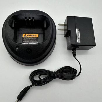 ouyinkai punjač za radijske uređaje, kompatibilan s Motorola P8668I, GP328, R7, P3688, C1200 i drugi — Izlaz 14V, Ulaz 220V, Bez baterije, Teorijski domet ispod 1,5 km, Zaštita od pada