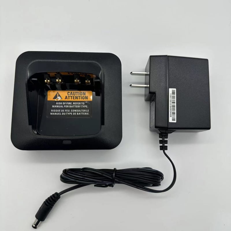 ouyinkai punjač za radijske uređaje, kompatibilan s Motorola P8668I, GP328, R7, P3688, C1200 i drugi — Izlaz 14V, Ulaz 220V, Bez baterije, Teorijski domet ispod 1,5 km, Zaštita od pada
