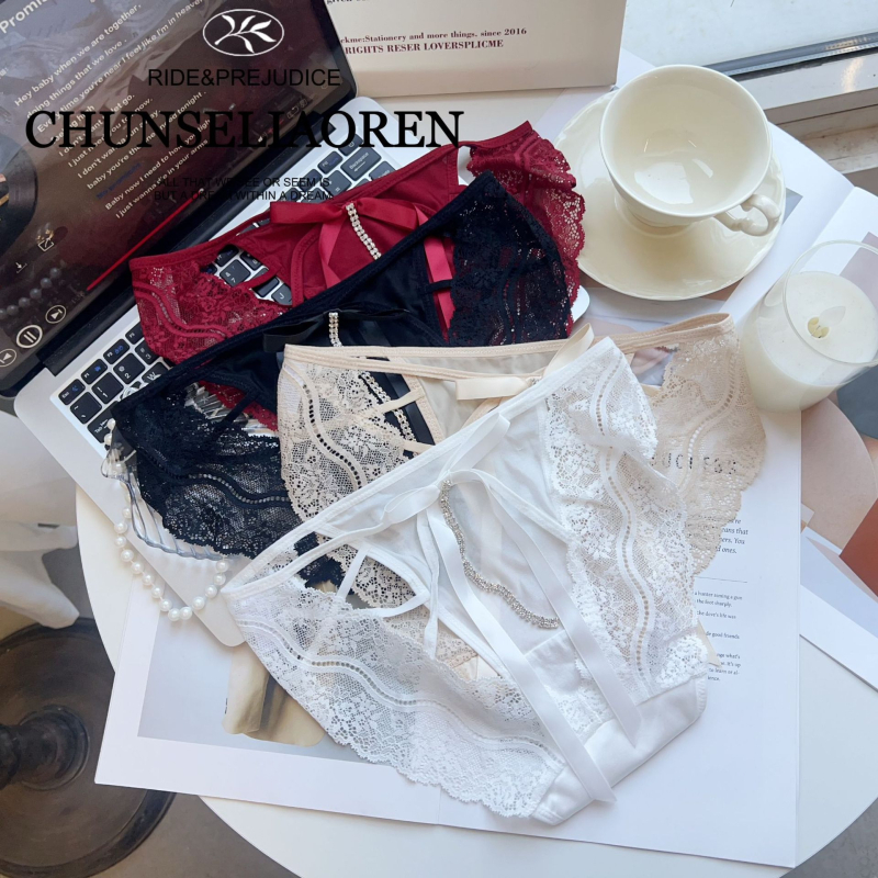 Chiloți damă din dantelă Jacquard, talie joasă, căptușeală din bumbac în zona intimă, țesătură principală: nylon 90–95%