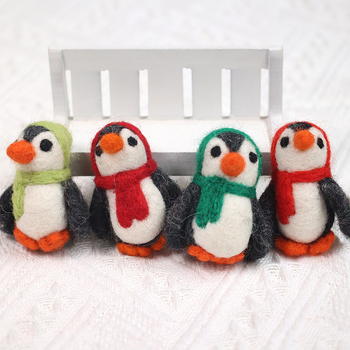 Pingvin od pliša – broš u crtani stil, dekorativno, dar, ekološki prihvatljiv obrad, porijeklo Chongqing, jesen 2022