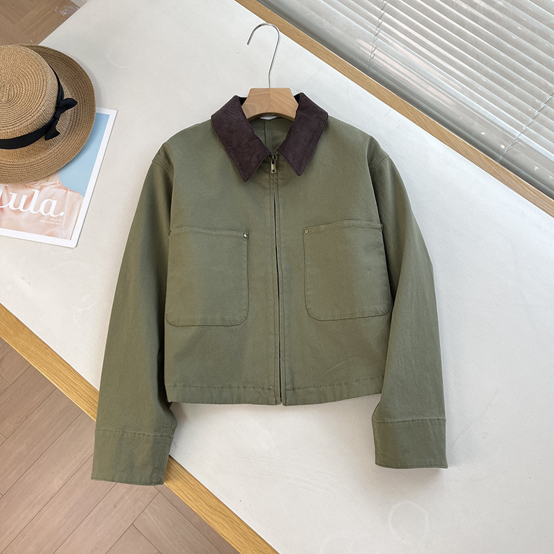 Jakna sa zipom, ovratnikom i džepovima — kolažni dizajn od pamukasto-mješavine materijala