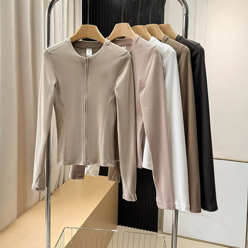 Cardigan slim fit od Lycra sa zatvaračem i polo ovratnikom