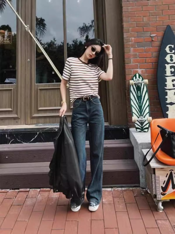 Дънки с прав силует и висока талия; 70–80% памук; висока еластичност; пролет 2026