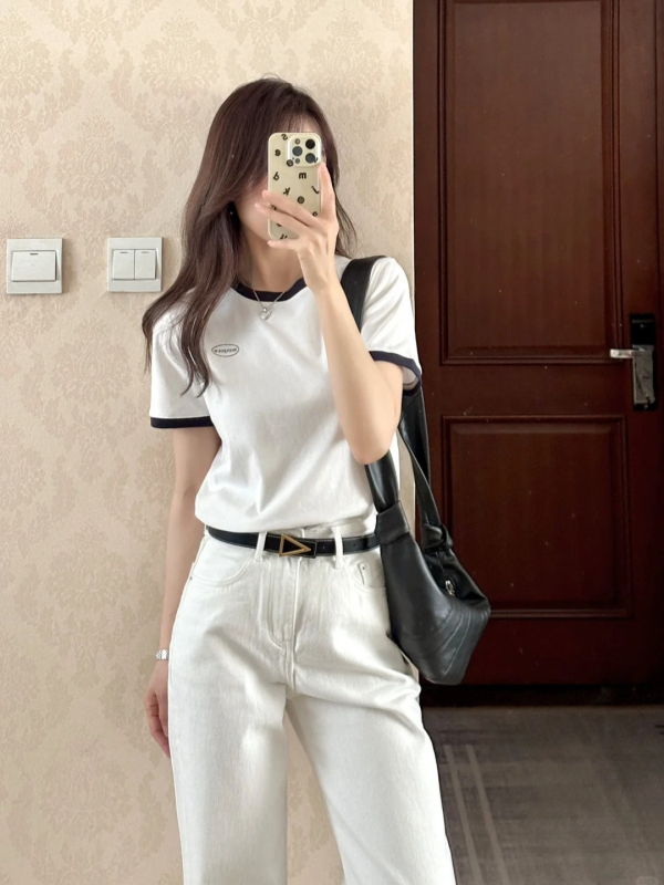 Дънки с прав силует и висока талия; 70–80% памук; висока еластичност; пролет 2026