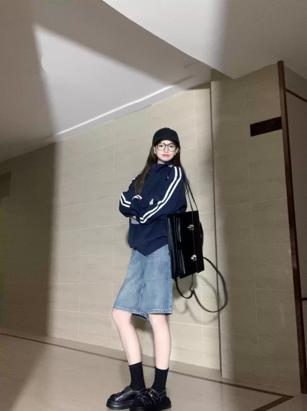 Ženska koreanskog stila zip cardigan s tri pruge baseball dizajnom, pamuk-poliester smjesa, stojeći ovratnik, dugi rukavi, opušten kroj, dužina 40–50 cm