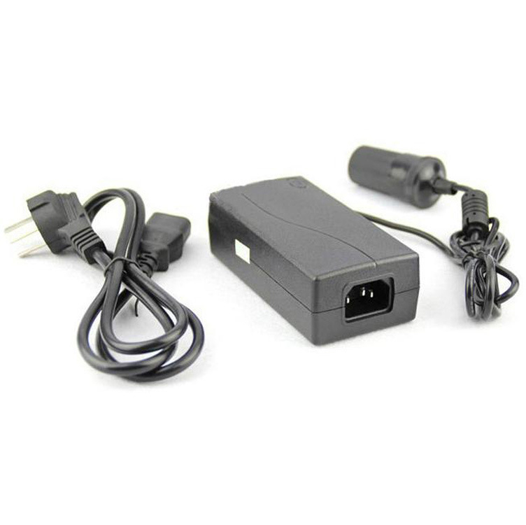 Auto električni adapter — pretvarač 220V u 12V, 60W, utičnica za cigaretu, ABS plast