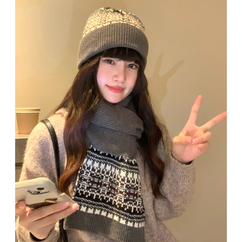 Шал с ромбов модел от арктическо флис, жакардова тъкан, зимен аксесоар, удължен стил