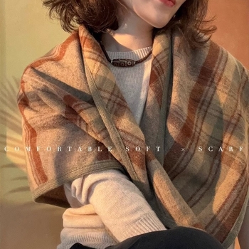 Vuneni trokutasti šal za zimu — warp knitting; održava toplinu; glavna tkanina: vuna; sadržaj vlakana: >96%; obrada: tkanje