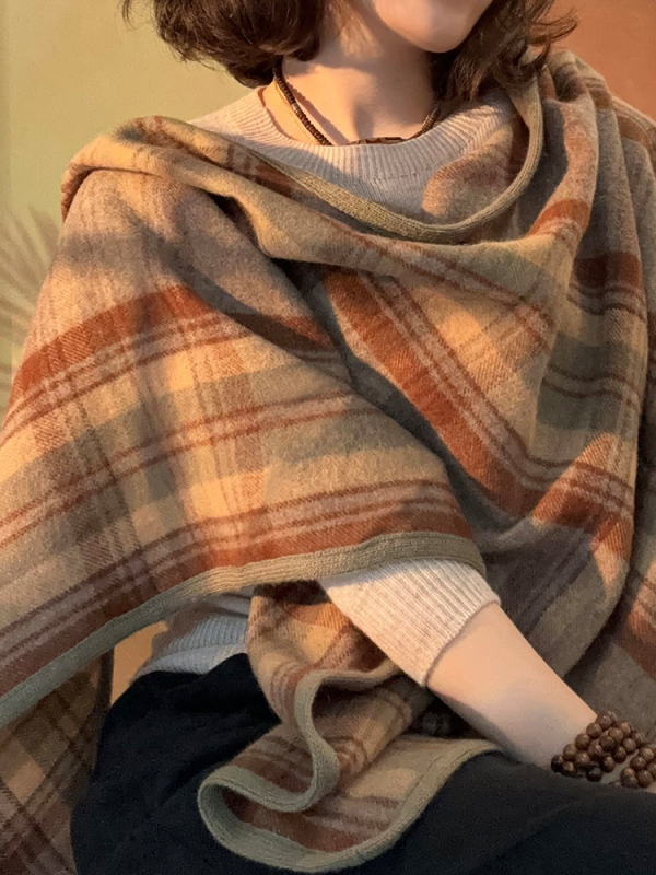 Vuneni trokutasti šal za zimu — warp knitting; održava toplinu; glavna tkanina: vuna; sadržaj vlakana: >96%; obrada: tkanje