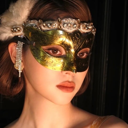 Band za kosu u Old Money stilu, poliester, ručno tkano, parni uzorak, proljeće 2026