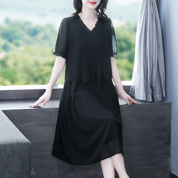Haljina od šifona s 90-95% poliestera, duljina 99 cm, elegantan stil, presovan završetak
