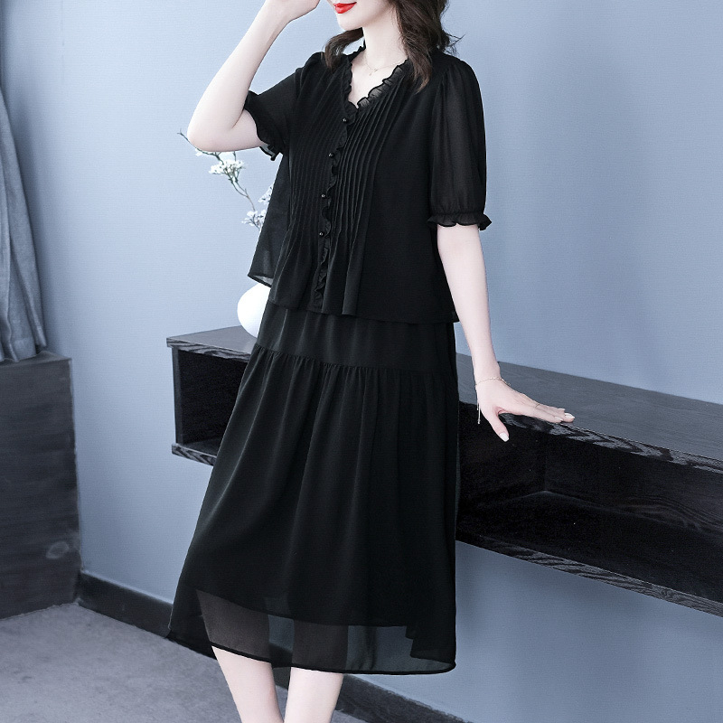Haljina od šifona s 90-95% poliestera, duljina 99 cm, elegantan stil, presovan završetak