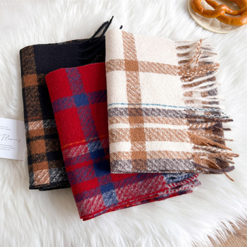 Ženski zimski šal s resicama, karirani geometrijski uzorak, warp pletenje, poliester (imitacija kašmira), topao, srednje duljine