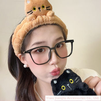 Bandă de față pentru curățare cu urechi de pisică, pluș, antiderapant, model pătrat — Jianglu Jewelry